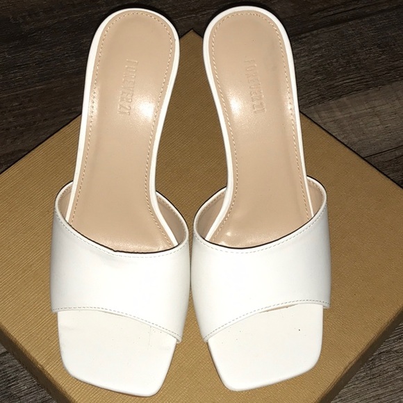 2 pairs of forever 21 heels - Picture 2 of 5